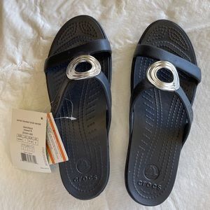 CROCS Sanrah Beveled Circle Sandal